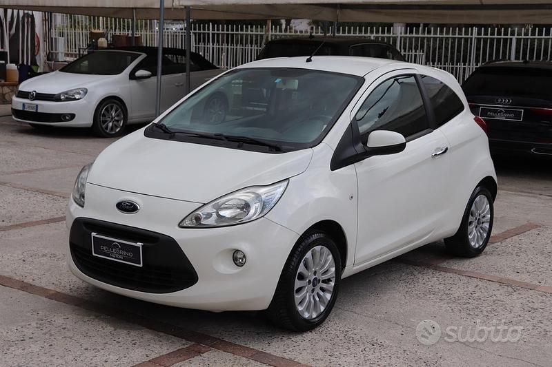 Begagnad Ford Ka Titanium 69 HK (50 kW) 2015 Vit Sedan