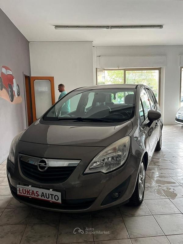 Usata Opel Meriva Cosmo 75 CV (55 kW) 2011 Grigio Monovolume