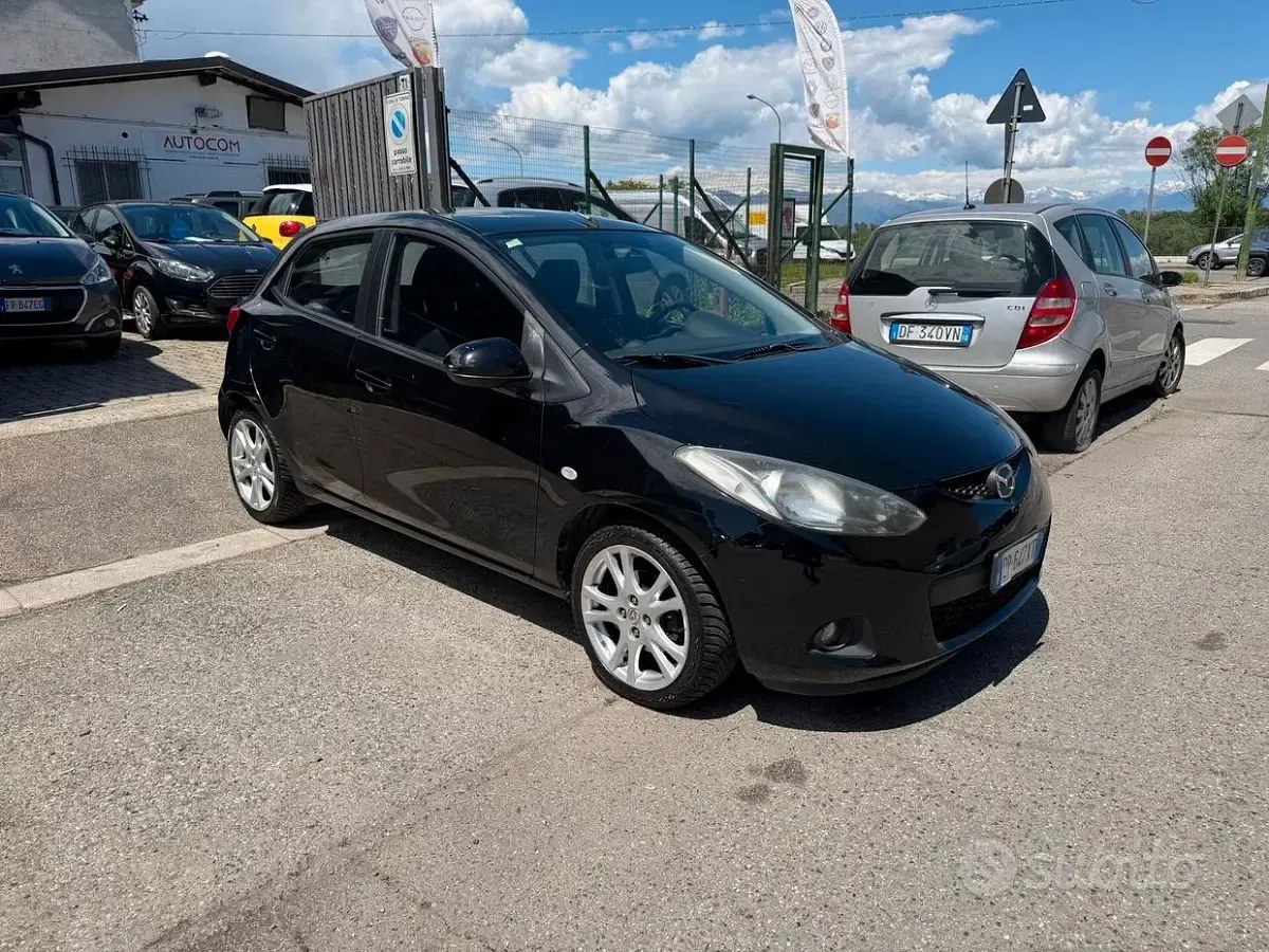 Usata Mazda 2 103 CV (75 kW) 2008 Nero Utilitaria