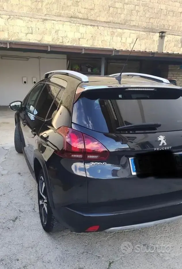 Usata Peugeot 2008 130 CV (95 kW) 2019 Nero SUV