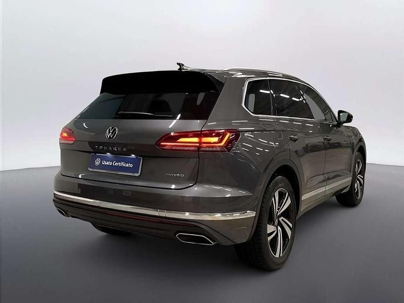 Usata VW Touareg Elegance 381 CV (280 kW) 2023 Silizium grey metallizzato SUV