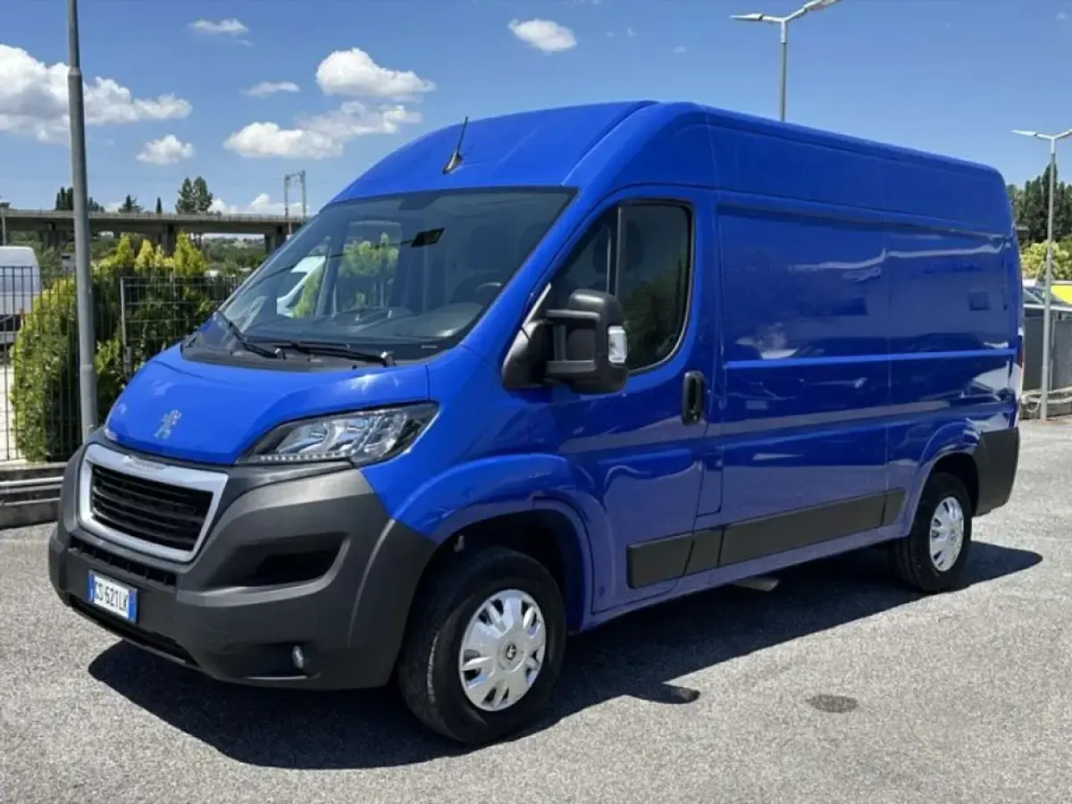 Usata Peugeot Boxer 140 CV (102 kW) 2023 Blu Furgone