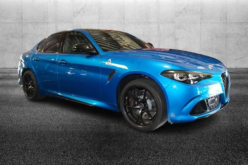 Nuova Alfa Romeo Giulia Quadrifoglio 519 CV (381 kW) 2026 Blu/azzurro Berlina