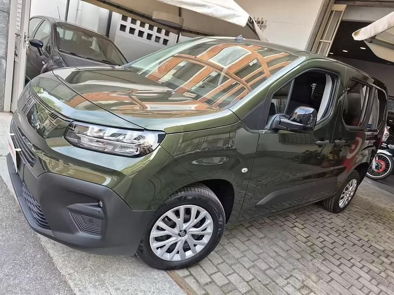 Nuova Fiat Doblò 130 CV (95 kW) 2025 Verde Monovolume