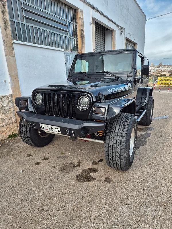 Usata Jeep Wrangler 177 CV (130 kW) 1997 Nero SUV
