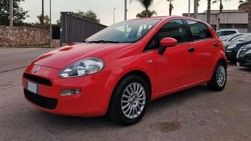 Usata Fiat Punto Easy 75 CV (55 kW) 2012 Rosso Berlina