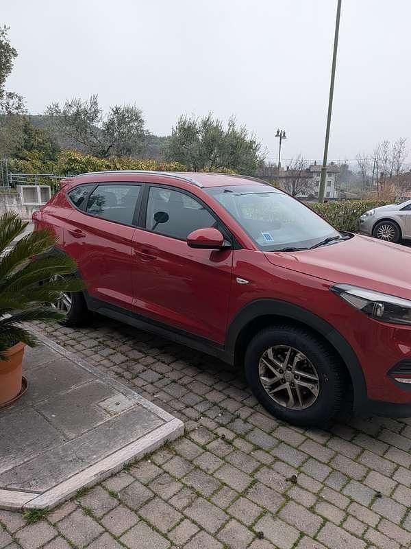 Usata Hyundai Tucson 116 CV (85 kW) 2017 Rosso SUV
