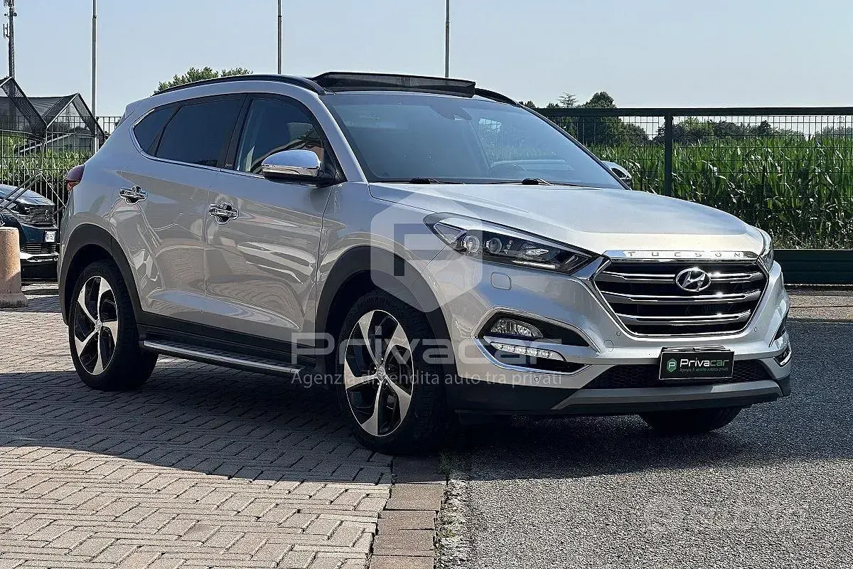 Usata Hyundai Tucson Comfort 141 CV (103 kW) 2017 Grigio SUV