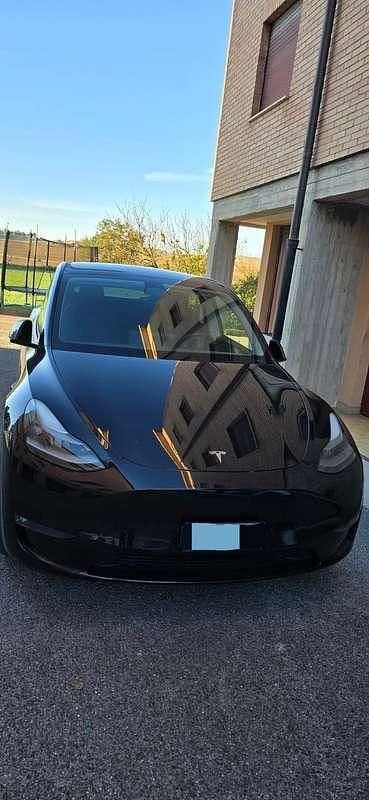 Usata Tesla Model Y 152 kW (208 CV) 2023 Nero SUV