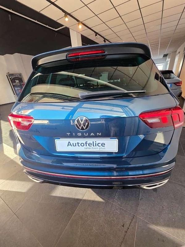 Usata VW Tiguan R-line 150 CV (110 kW) 2022 Blu/azzurro SUV