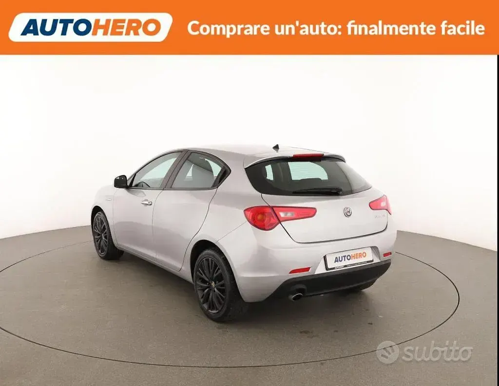 Begagnad Alfa Romeo Giulietta Super 120 HK (88 kW) 2017 Silver Halvkombi