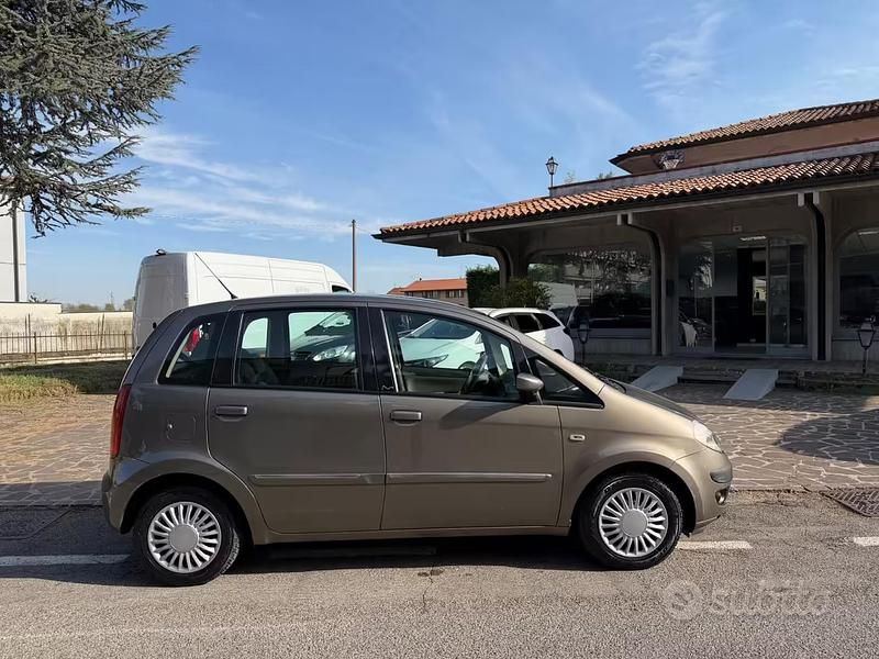 Usata Lancia Musa 69 CV (50 kW) 2006 Grigio Monovolume