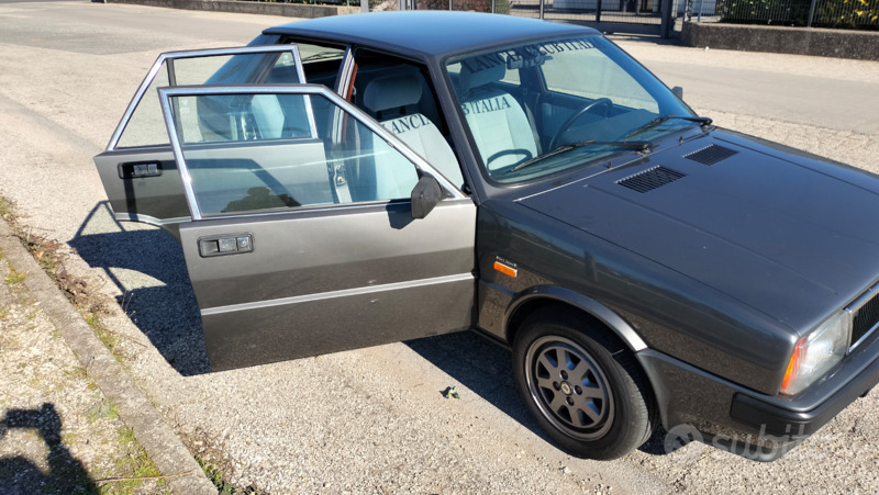 Usato 1991 Lancia Delta 1.3 Benzin 75 CV (5.900 €)