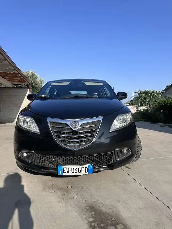 Usata Lancia Ypsilon Gold 95 CV (69 kW) 2014 Utilitaria