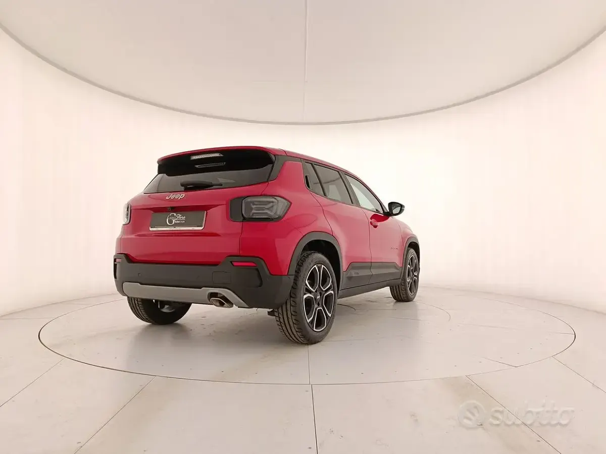 Usata Jeep Avenger Summit 101 CV (74 kW) 2023 Rosso SUV