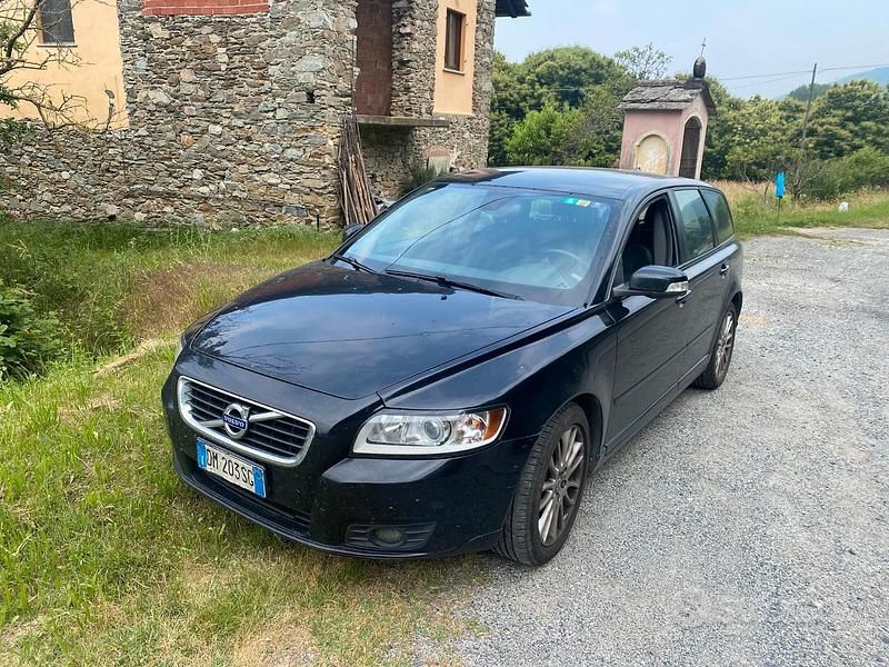 Usata 2008 Volvo V50 Station wagon | 1700 € - Immagine 1/3