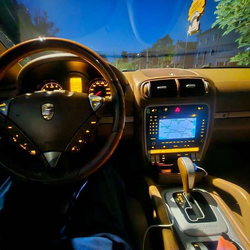 Nero Usata 2004 Porsche Cayenne SUV | 11.000 € (Buon prezzo) - Immagine 1/4