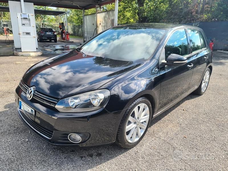 Nero Usata 2009 VW Golf VI Comfortline Tre volumi | 6000 € - Immagine 1/4