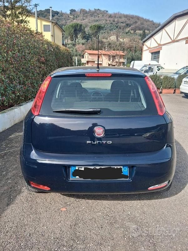 Usata Fiat Punto Street 77 CV (56 kW) 2015 Blu Utilitaria
