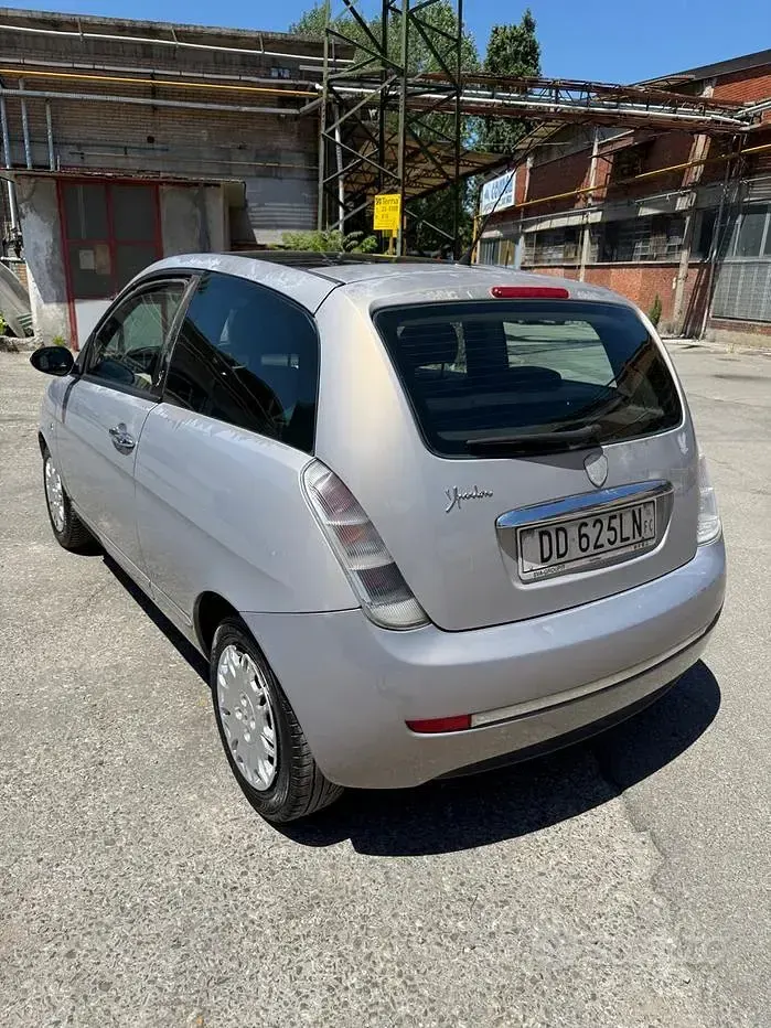 Usata Lancia Ypsilon 95 CV (69 kW) 2006 Grigio Utilitaria