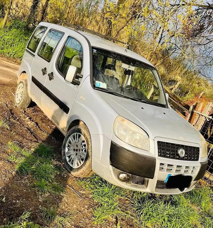 Usata Fiat Doblò 120 CV (88 kW) 2009 Monovolume