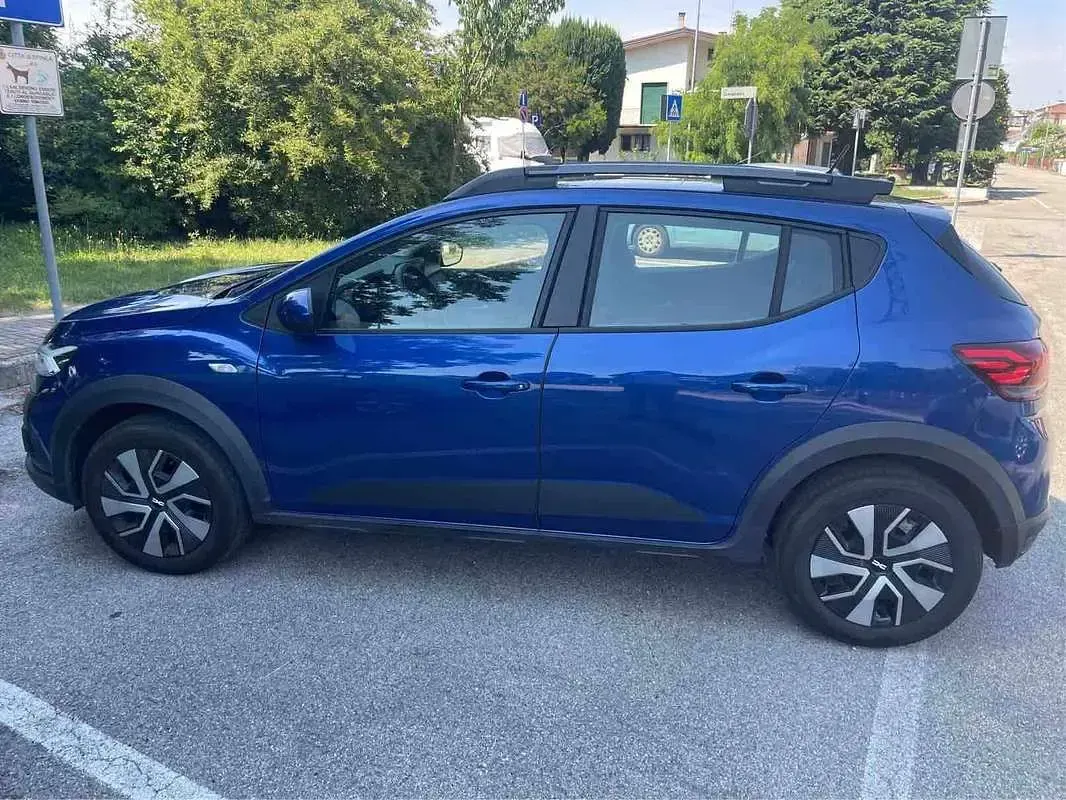 Usata Dacia Sandero Expression 101 CV (74 kW) 2024 Blu/azzurro Berlina