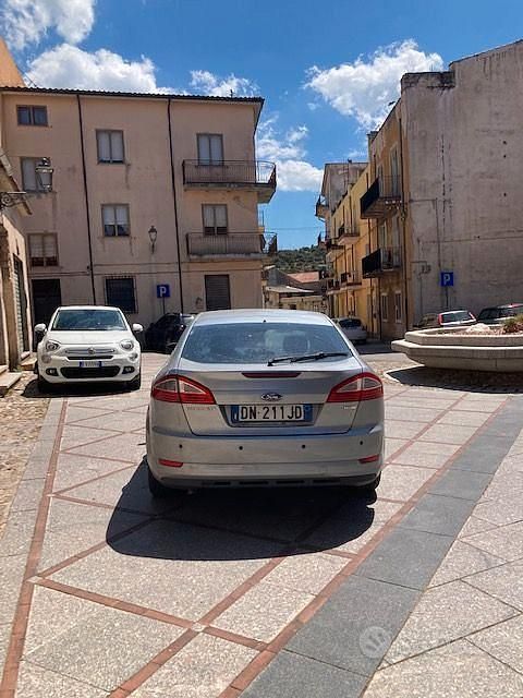 Usata Ford Mondeo 125 CV (91 kW) 2008 Marrone Berlina