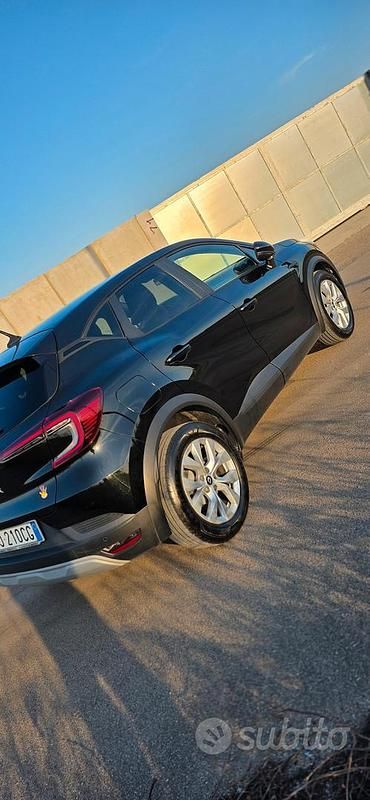 Usata Renault Captur Zen 101 CV (74 kW) 2022 Nero SUV