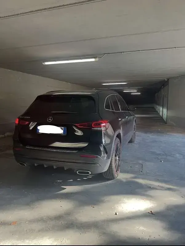 Usata Mercedes GLA200 150 CV (110 kW) 2021 Nero SUV