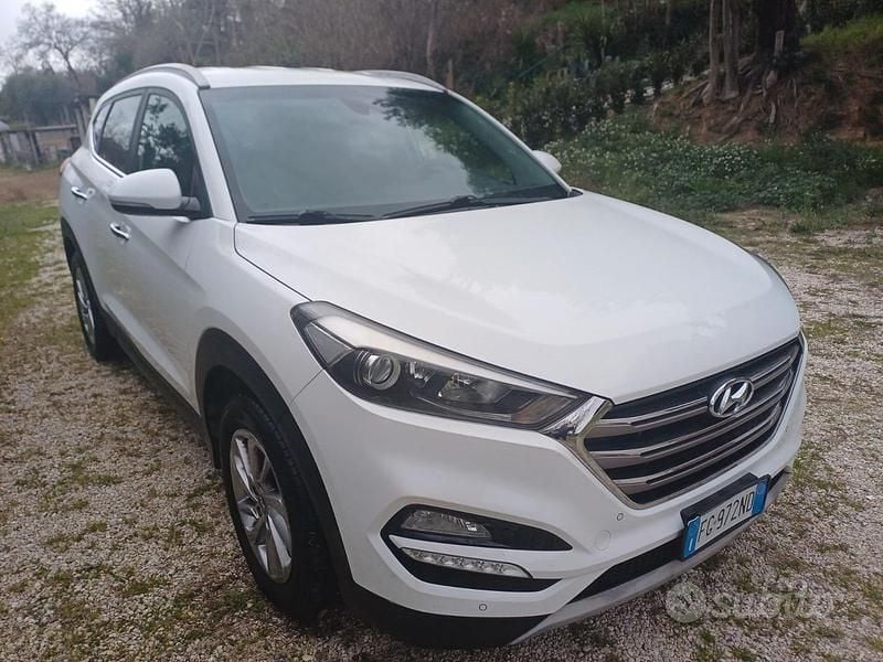Usata Hyundai Tucson Xpossible 141 CV (103 kW) 2016 Bianco SUV