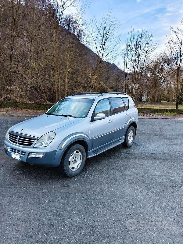 Grigio Usata 2005 Ssangyong (KGM) Rexton SUV | 3000 € (Buon prezzo) - Immagine 1/4