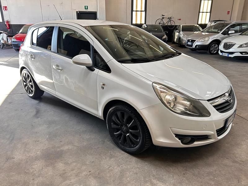 Usata Opel Corsa 75 CV (55 kW) 2011 Bianco Utilitaria