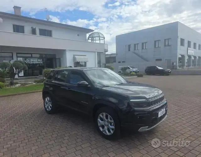Usata Jeep Avenger Altitude 101 CV (74 kW) 2025 Nero SUV