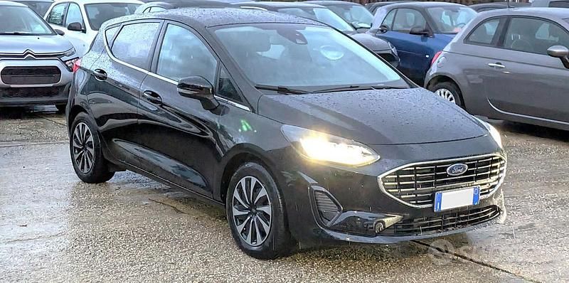 Usata Ford Fiesta 125 CV (91 kW) 2023 Grigio Berlina