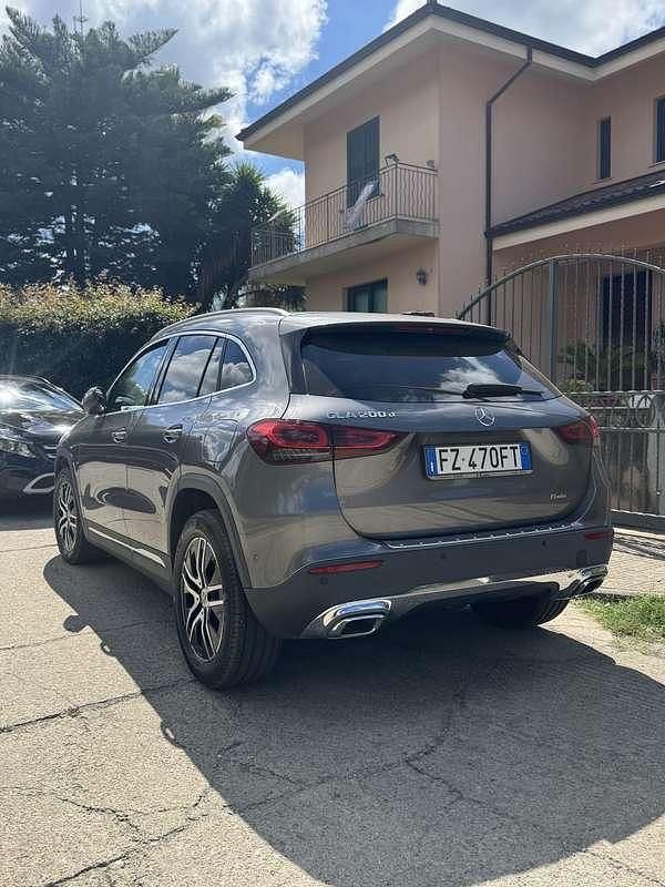 Usata Mercedes GLA200 150 CV (110 kW) 2020 Grigio SUV