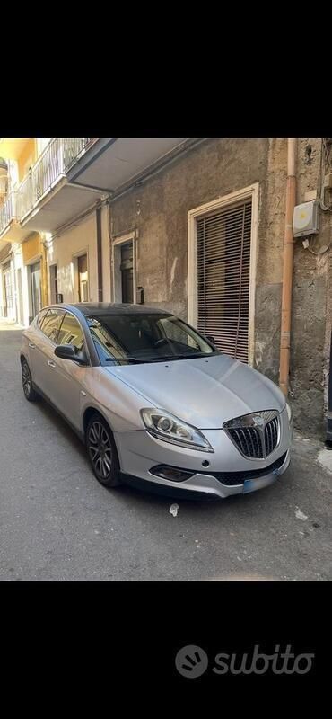 Usata Lancia Delta 120 CV (88 kW) 2009 Grigio Utilitaria