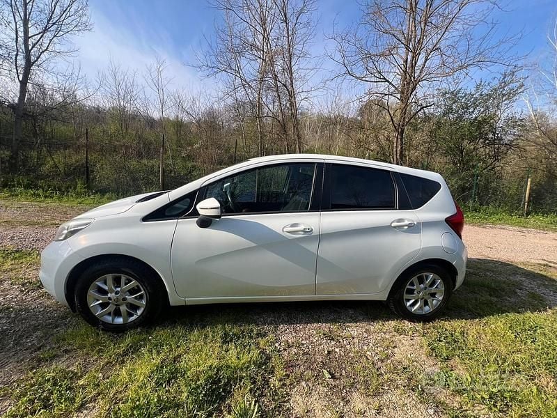 Usata Nissan Note Visia 90 CV (66 kW) 2014 Bianco Utilitaria