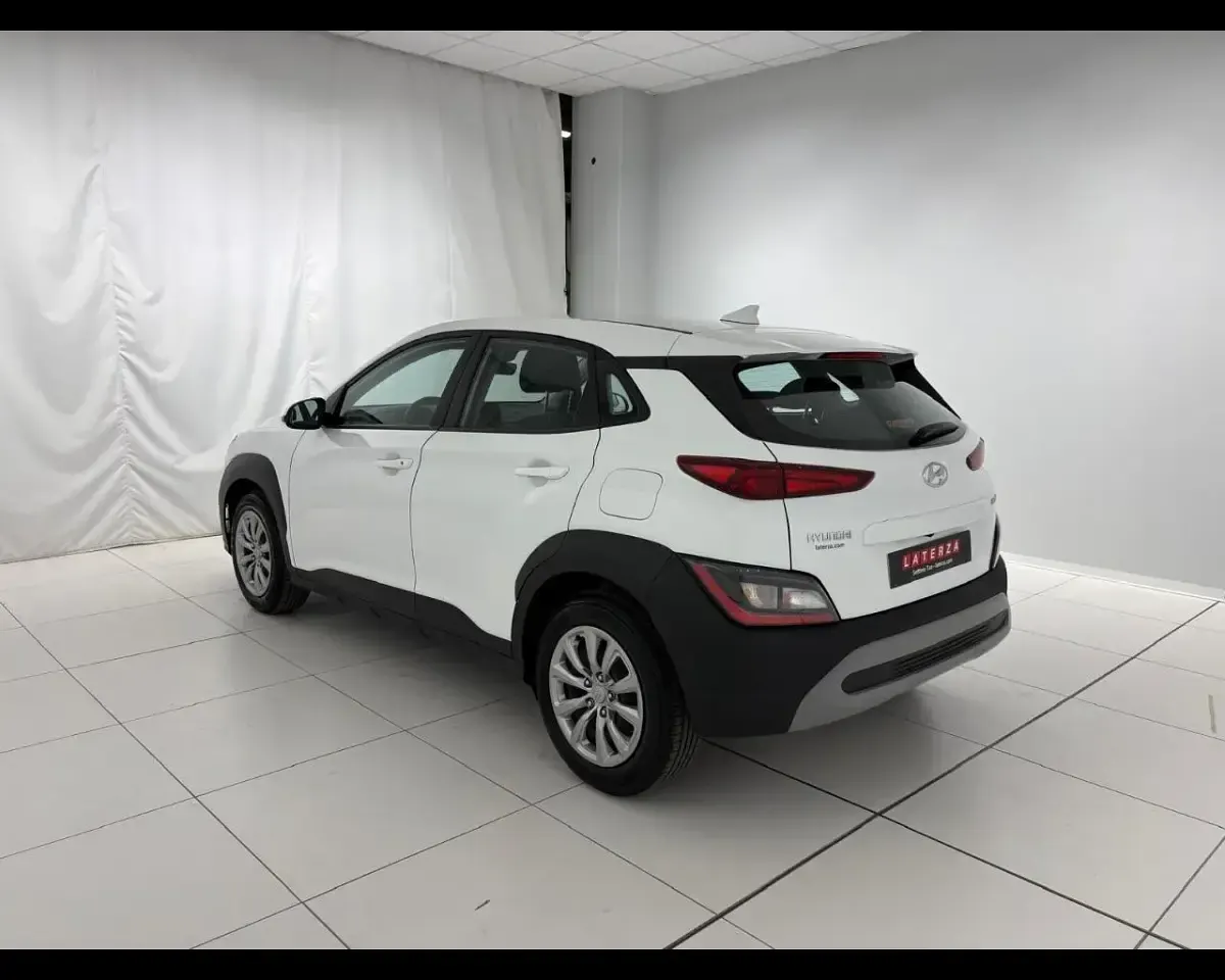 Usata Hyundai Kona 120 CV (88 kW) 2022 Bianco SUV