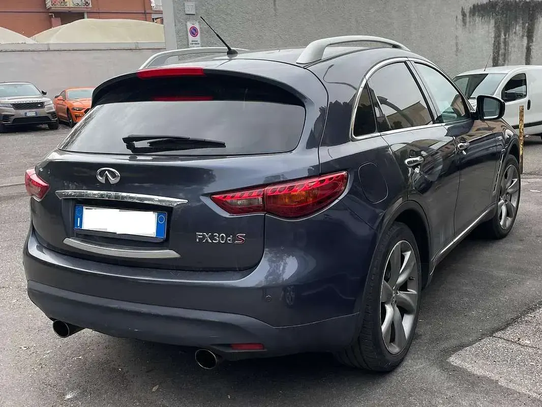 Usata Infiniti QX70 Premium 238 CV (175 kW) 2011 Grigio SUV