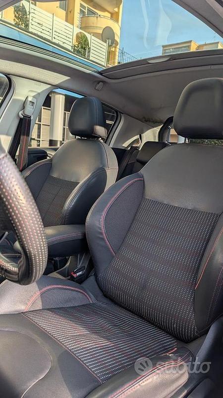 Usata Peugeot 208 GT-line 110 CV (80 kW) 2015 Bianco Utilitaria