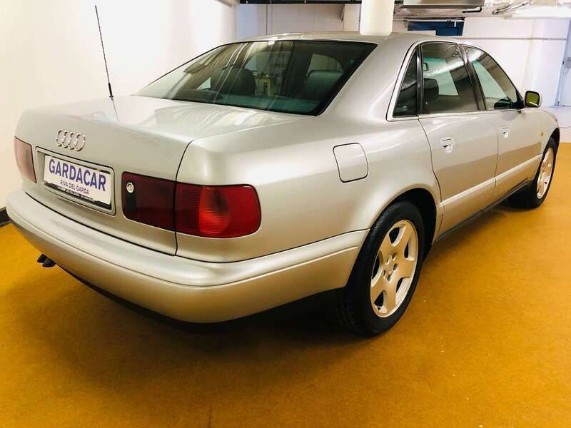 Usata Audi A8 Ambiente 150 CV (110 kW) 1998 Grigio Berlina