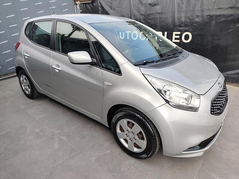 Usata Kia Venga 90 CV (66 kW) 2014 Argento Utilitaria