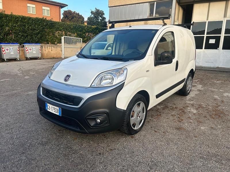 Bianco Usata 2020 Fiat Fiorino Monovolume | 6300 € (Buon prezzo) - Immagine 1/4