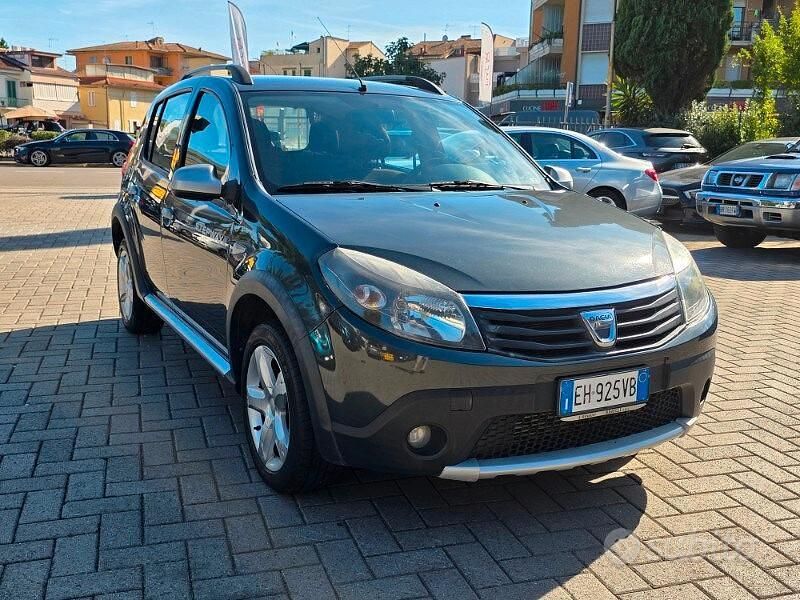 Usata Dacia Sandero Stepway 88 CV (64 kW) 2011 Nero Berlina