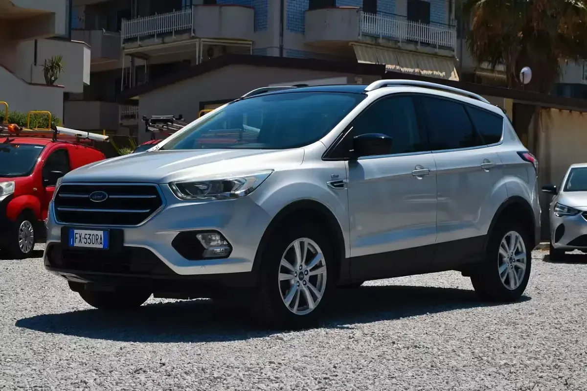 Usata Ford Kuga Business Edition 120 CV (88 kW) 2019 Grigio SUV