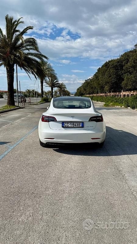 Usata Tesla Model 3 Long Range AWD 366 kW (498 CV) 2022 Bianco Berlina