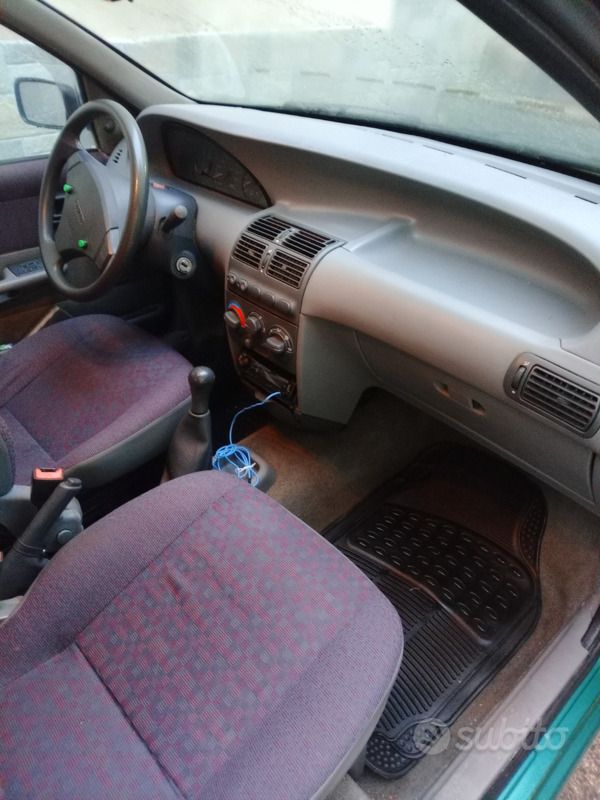 Usata 1997 Fiat Punto Due volumi | 900 € (Ottimo prezzo) - Immagine 1/4