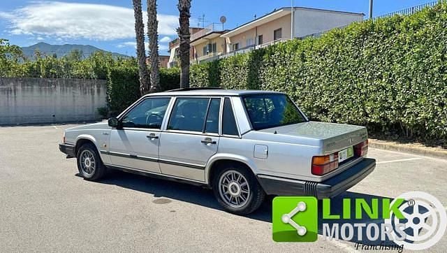 Usata Volvo 740 158 CV (116 kW) 1987 Argento Berlina
