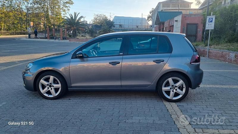Usata VW Golf VI 105 CV (77 kW) 2011 Utilitaria
