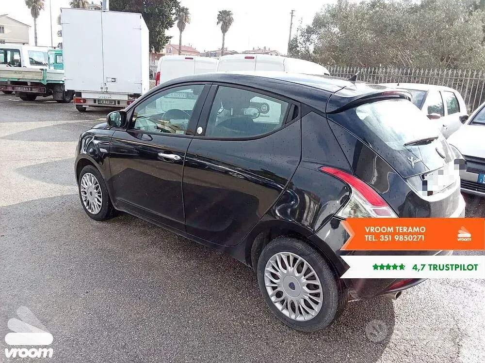 Usata Lancia Ypsilon Gold 69 CV (50 kW) 2017 Nero Utilitaria